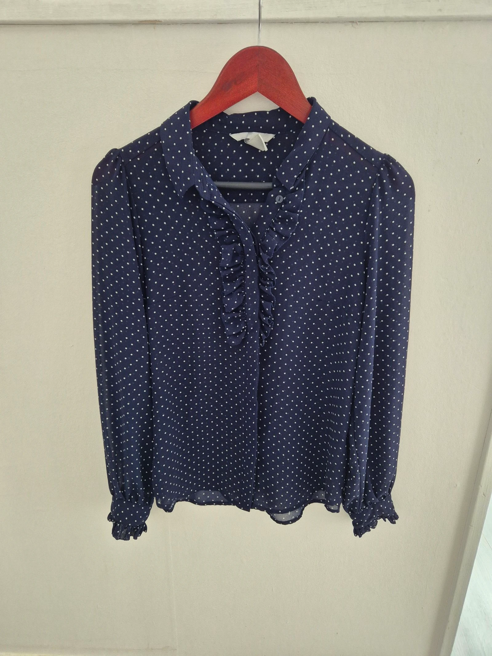 H&M Donkerblauwe Blouse met Stipjes & Ruffles | Maat 36 (S)